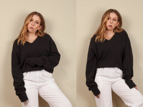 1970s LL bean gray v-neck knit long sleeve sweater