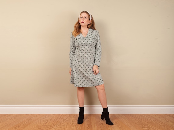 1970s green long sleeve abstract pattern mini dres