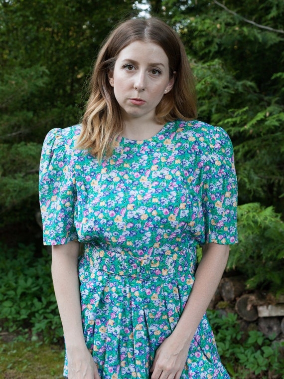 vintage cottagecore green puff sleeve floral dress