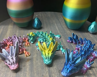 Oeufs de Pâques pour bébés dragons avec oeuf