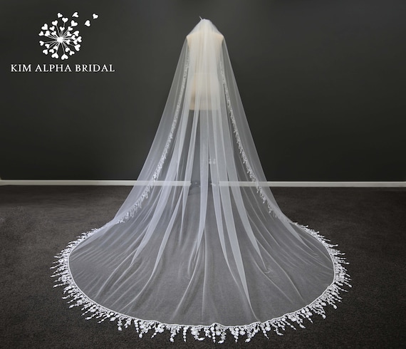 TAYLA Tassel Wedding Veil: Bohemian Fringe Lace Bridal Veil  display picture 3