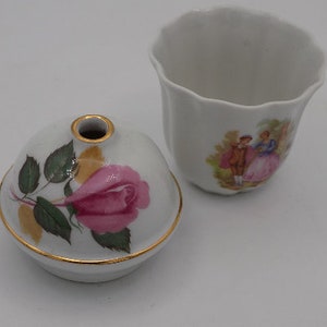 Duo di gingilli, porcellana d'epoca, porcellana bianca, diffusore di profumo, un piccolo taglio, Scena Galante, regalo vintage, regalo donna, ragazza