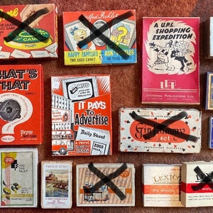 Kaartspeldozen. Vintage, lege dozen om te gebruiken voor opslag, assemblagekunst of om tentoon te stellen. Kleurrijke vintage dozen. Meer dozen op aanvraag!