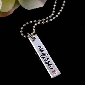 Collana con barra personalizzata con nome: pietra portafortuna incisa, catena da 20 pollici