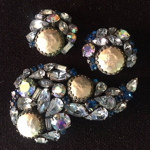 American Weiss signed set brooch and earrings