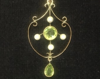 Art Nouveau peridot and gold pendant