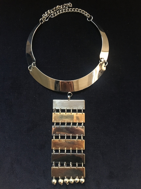 Pierre Cardin inspired modernist collar