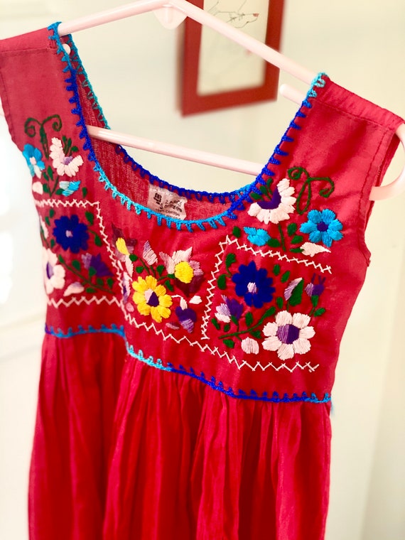 Vintage 1970’s embroidered floral Puebla Mexican t