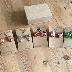 Set of 4-8 Sets of Superhero Marvel Wedding Cufflinks + Kraft Gift Cards: Thor, Spiderman, Captain America, Iron Man, Groot, Black Panther,