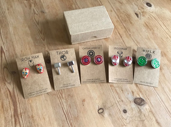 Sets of up to 13 Sets of Superhero Marvel Wedding Cufflinks + Kraft Gift Cards: Thor, Spiderman, Captain America, Iron Man, Deadpool