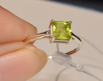 Anillo de peridoto: piedra preciosa cuadrada, anillo de promesa de plata de ley 925