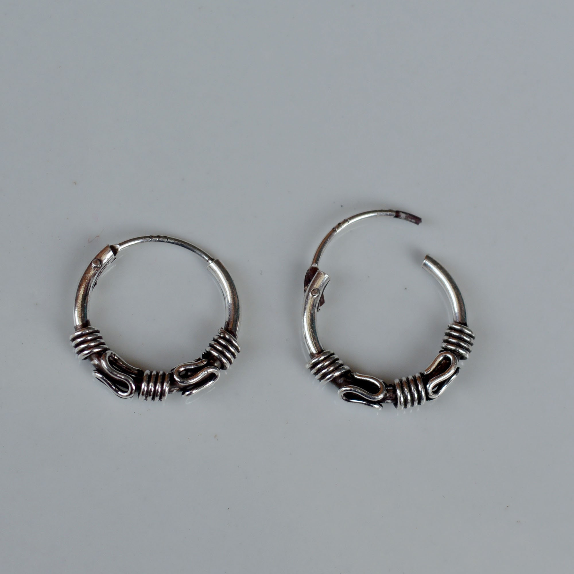Silver シルバー925 Ball Hoop Earring 925 Sterling Silver Hoop With Balls Earrings, Balls Hoop
