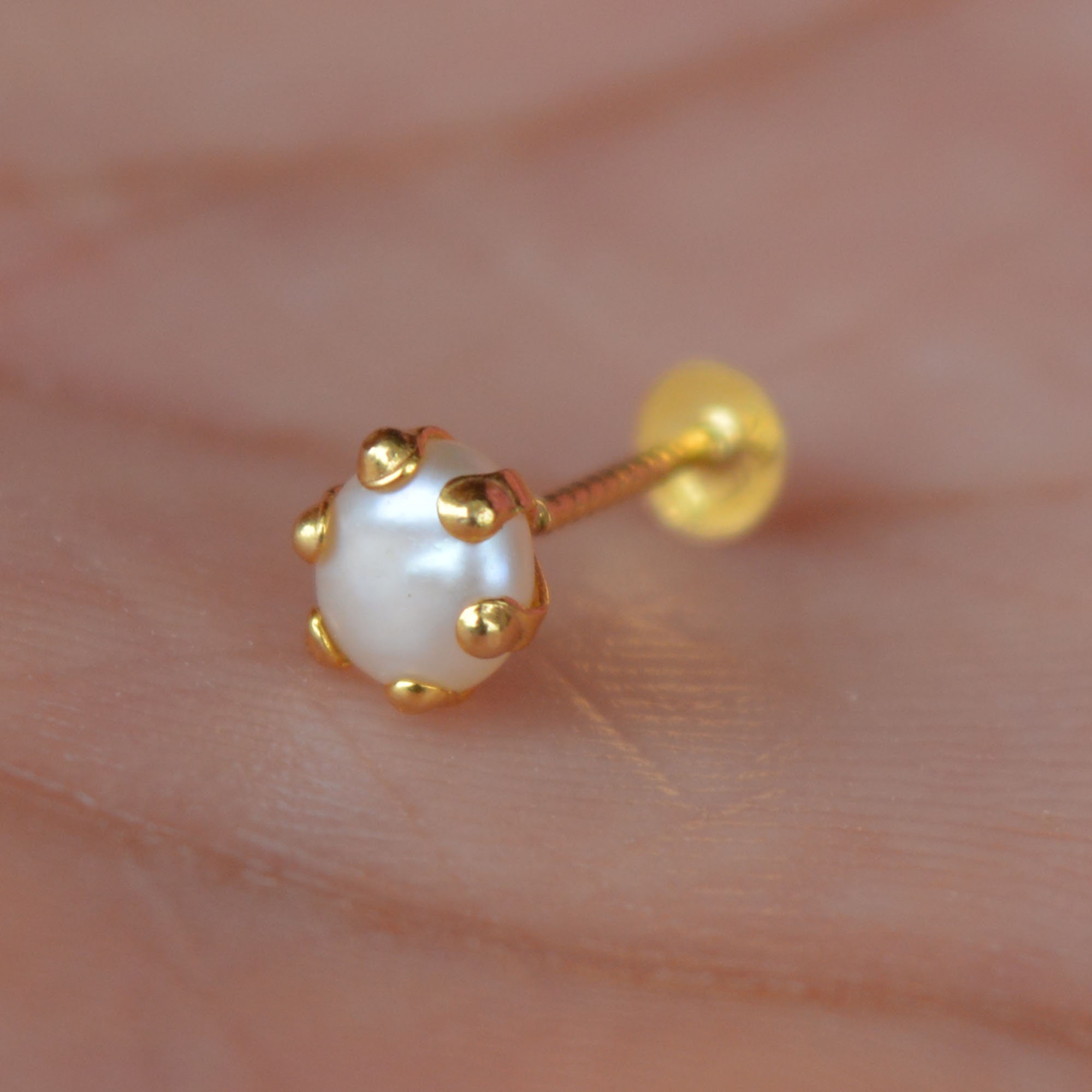 Single pearl nose on sale pin