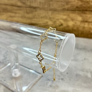 Gold Quatrefoil Bracelet – Dainty CZ Clover Link Jewelry, Adjustable Elegant Gold-Tone Chain Bracelet