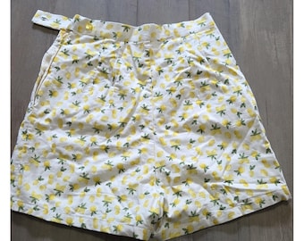 Lemon Handmade Vintage Shorts W/ Pockets, Side Zipper & 2.5" Inseam Appr Women S