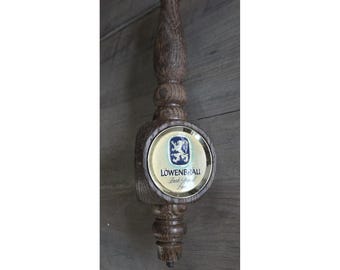 Grifo de cerveza vintage Lowenbrau Special Beer, grifo de cerveza de madera de tres lados.