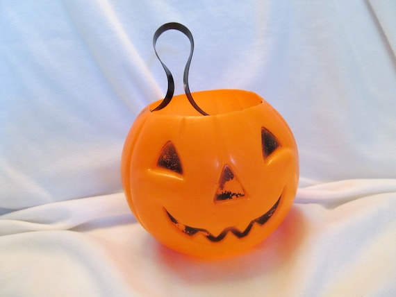 Plastic Halloween Treat Bucket From the Past , Vintage Pumpkin