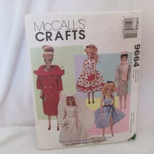 McCall&#39;s Barbie Doll Pattern, Le Collection ancienne de McCall&#39;s, Pattern # 9664, Vintage Pattern for Barbie, Many Items to Sew for Barbie