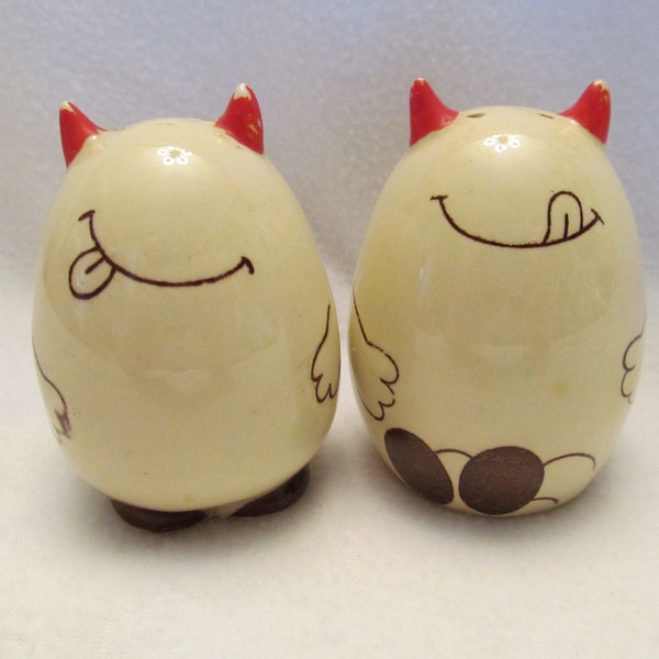Hard Boiled Deviled Egg Salt and Pepper Shakers, Cute Vintage Shakers, Fun to Add to your Kitchen or Table, So Cute, Fun for Your Kitchen