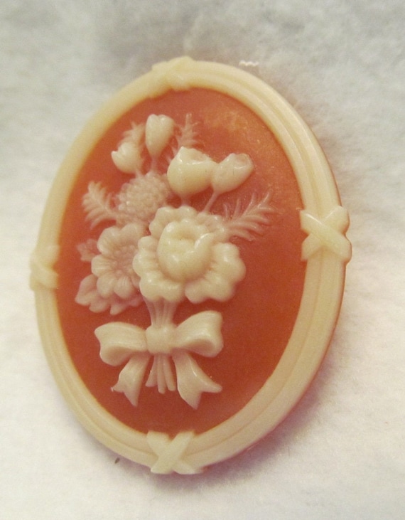 Beautiful AVON Pin Vintage AVON Pin AVON Jewelry Pretty Brooch looks Like a Real Cameo pretty Pin for Any Type of Clothing Etsy