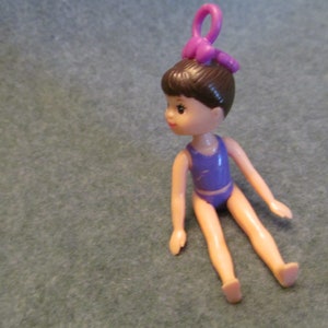 2000 Spin Master Doll, Made in China , Tiny Doll Toy , Purple Outfit With Brown Molded Hair , Cute Little Pretend Play Toy Doll image 3