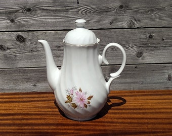 Cruche de porcelaine de cru avec le couvercle, pichet de thé en céramique, pot de café, pichet antique de poterie, théière de porcelaine rétro, décor de cuisine, décor à la maison, cadeau