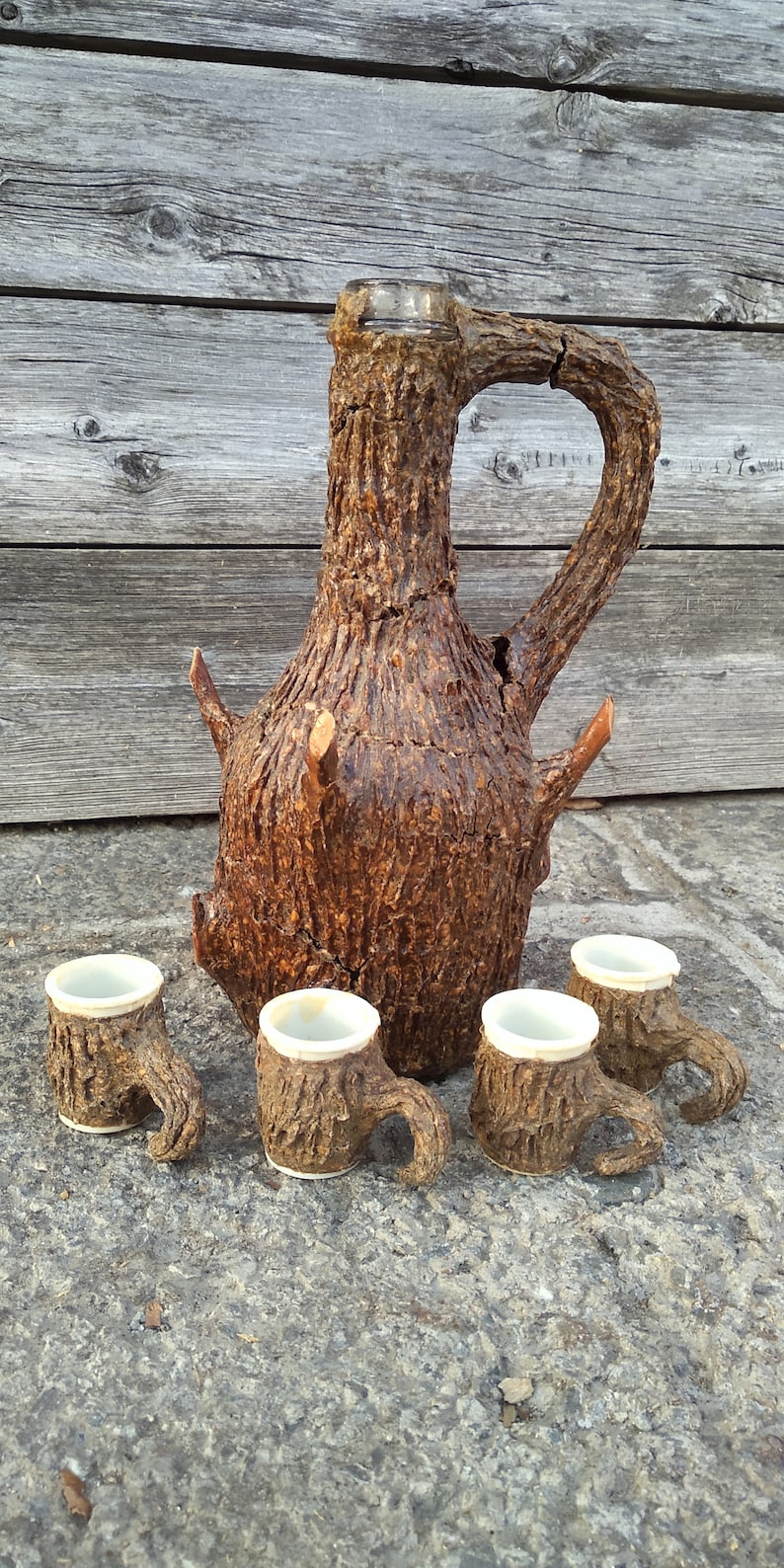 Vintage Faux Wood Bottle With 4 Small Cups, Retro Tree Bark Covered