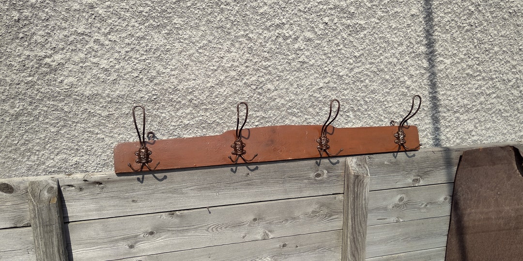 Vintage Wooden Hanger// Rustic Wall Hanger// Antique Clothes Hanger