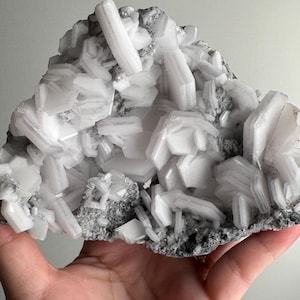 Strong UV Reactive Calcite ~ Calcite Specimen~ Hexagonal Calcite ~ Crystal Decor ~ Crystal Gift
