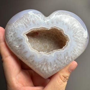 Druzy Agate Bubble Heart ~Brazilian Agate w/ Quartz ~ Natural Color~ Crystal Carving ~ Agate Crystal ~ Quartz Crystal ~ Crystal Freeform