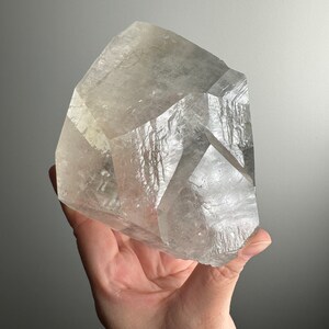 2.7 lb Lustrous Calcite Specimen ~ High Quality ~ Uv Reactive  ~ Calcite Crystal ~ Crystal Specimen ~ Crystal Decor ~ Raw Calcite