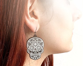 Brincos, brincos de caveira de açúcar, brincos de caveira pendurados, dia de los muertos, joias exclusivas, joias mexicanas, presente de caveira, hipoalergênico