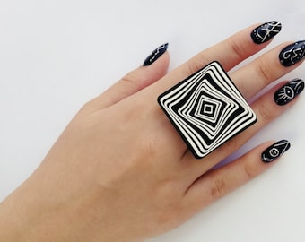 Grosse bague carrée noire et blanche, bague cocktail cool, bague unique tendance, bague réglable, bague géométrique, bijoux modernes