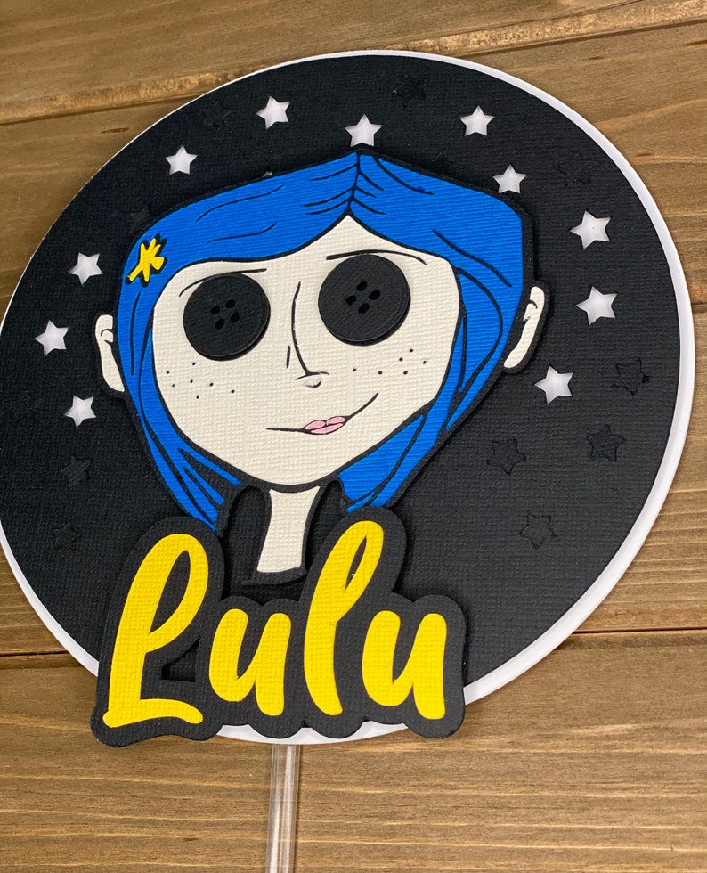 Coraline Birthday Cake Topper: Personalized Party Decor Bild 6