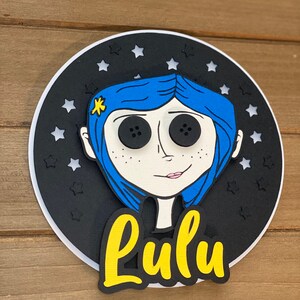 Coraline Birthday Cake Topper: Personalized Party Decor Bild 7