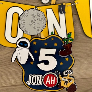 Wall-E Cake Topper: Personalized Birthday Party Decor