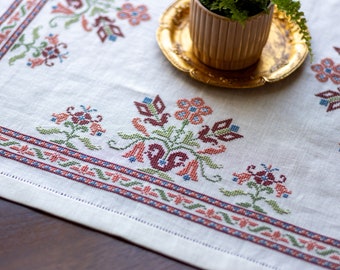 Cross stitch embroidery kit Avlea Folk linen fabric traditional pattern counted chart Mirabella floral embroidery table square