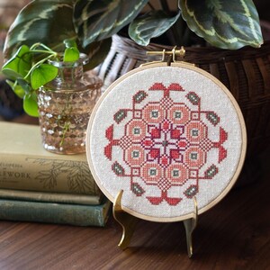 Borduurpakket met borduurring mediterraan medaillon koraal Avlea volksborduurwerk getelde draad bloemen easy craft