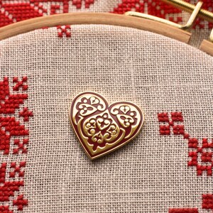 Emaille speld of naaldminder Byzantijnse roos door Avlea Folk Embroidery afbeelding 2
