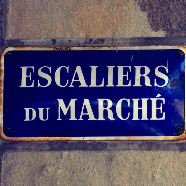 Escaliers du Marché / Escaleras del mercado / Lausana Suiza / Signo francés vintage / Europa / Fotografía de viajes / Decoración del hotel restaurante