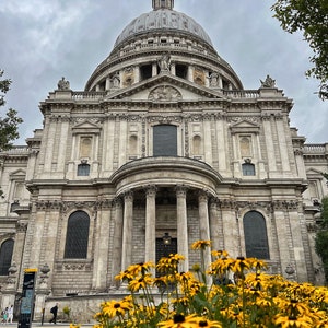 Saint Paul&#39;s with Flowers | City of London | England Cathedral Church | Hotel Restaurant Décor | UK Fine Art Photography