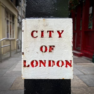 Bollard della città di Londra / Inghilterra Gran Bretagna Strada / Fotografia di viaggio / Arredamento dell'hotel del ristorante