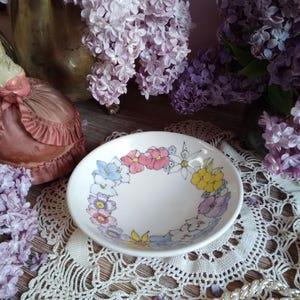 Small Vintage Ernestine Salerno Snack Bowl / Dessert Bowl in Pastel Flower motif / Vintage Mid Century Italian Ceramic Dishes