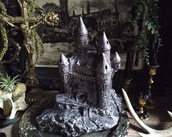 Epic Vintage Haunted Castle Statue / Medieval Castle Figurine / Vintage Ceramic D&D Castle / Witchy Decor