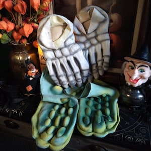 2 Pairs Vintage Monster Costume Feet / Rubber Latex Feet Shoes / Vintage Halloween Skeleton Swamp Monster Vintage Halloween Decor