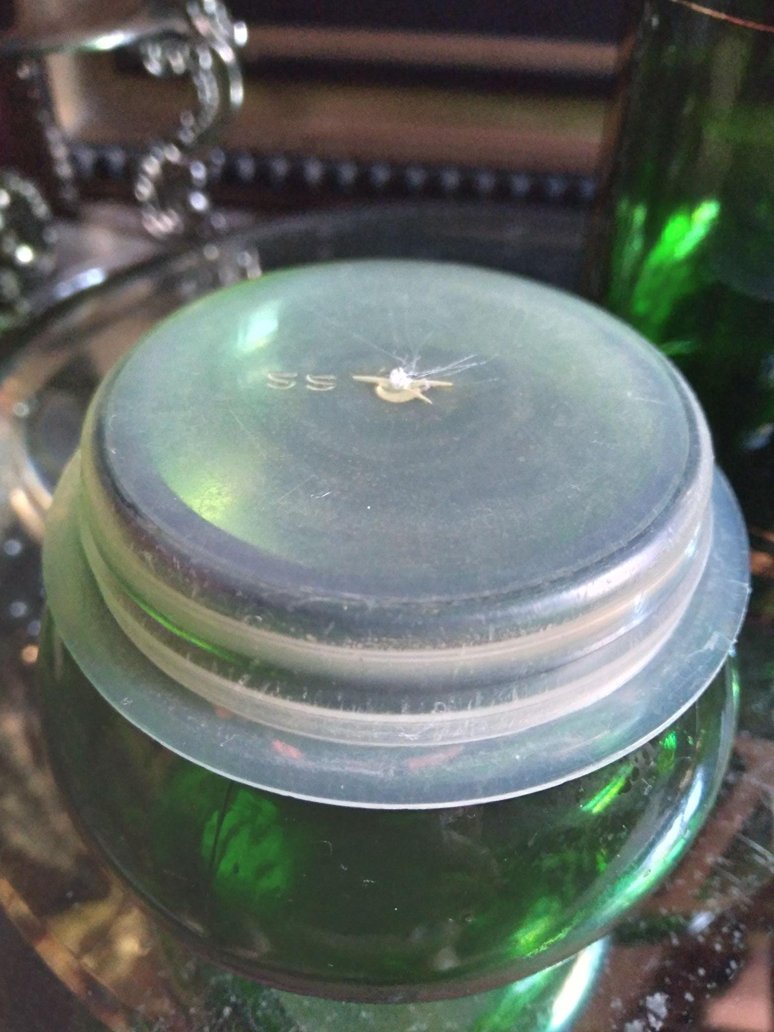 ヴィンテージグリーンガラスキャニスター（蓋付き）/蓋付きバブル