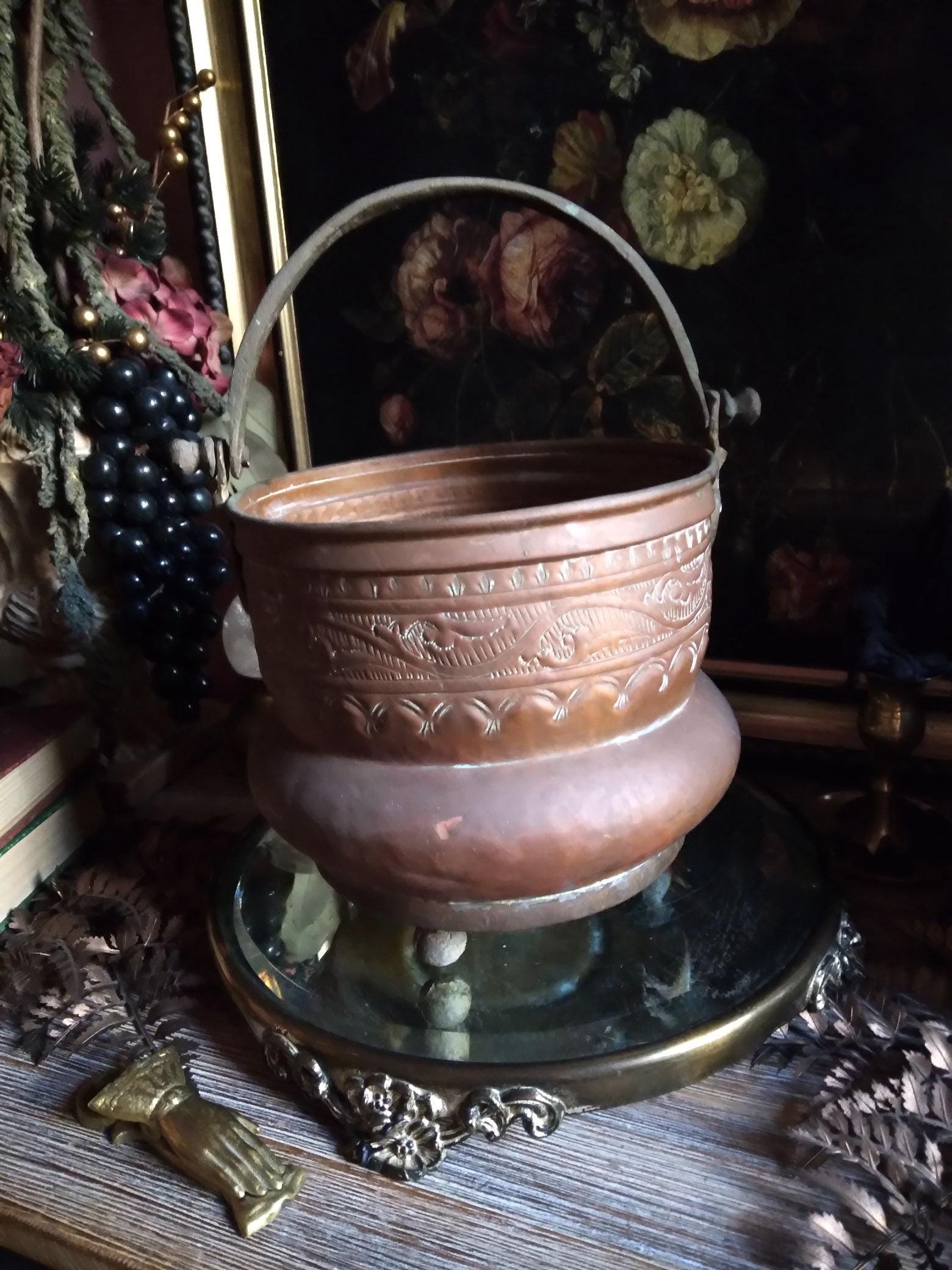 Large Antique Ornate Hammered Copper Cauldron / Vintage Triple Foot ...