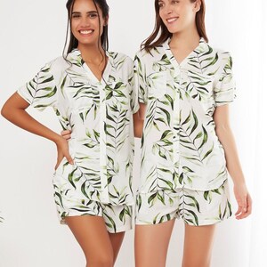 Bridal Party Pajamas, Tropical Wedding, Cotton Pajama Set, Bridal Pajamas, Bridesmaid Pajamas, Personalized Pajamas, Bachelorette Pajamas