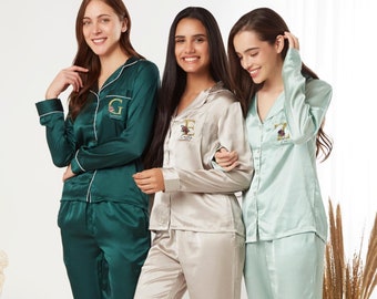Sage Green Satin Pajamas Bridal Party Pajamas, Bridesmaid Gift, Bridesmaid PJ Set, Plus Size Bride PJs, Matching Bridesmaid Pajamas
