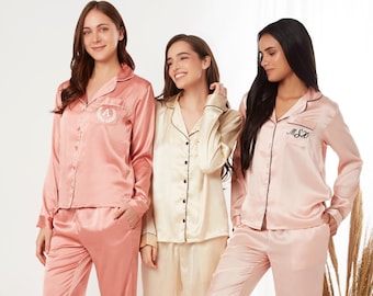 Bridal Party Pajamas, Bridesmaid Gift, Bridesmaid PJ Set, Bridal Pajamas Set, Bride PJs, Matching Bridesmaid Pajamas, Bride Satin Pajamas